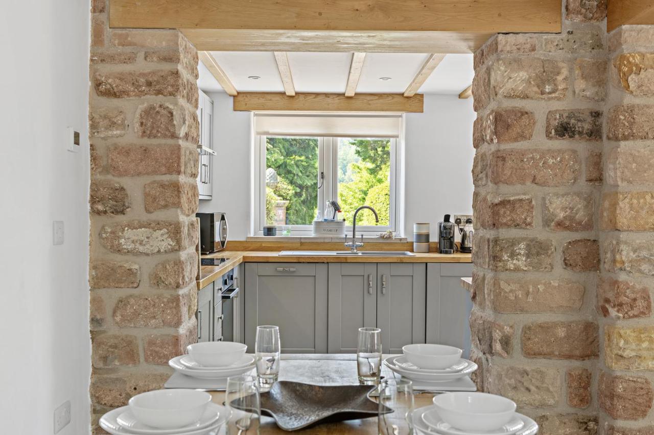 Luxurious Barn Conversion Oakamoor Экстерьер фото