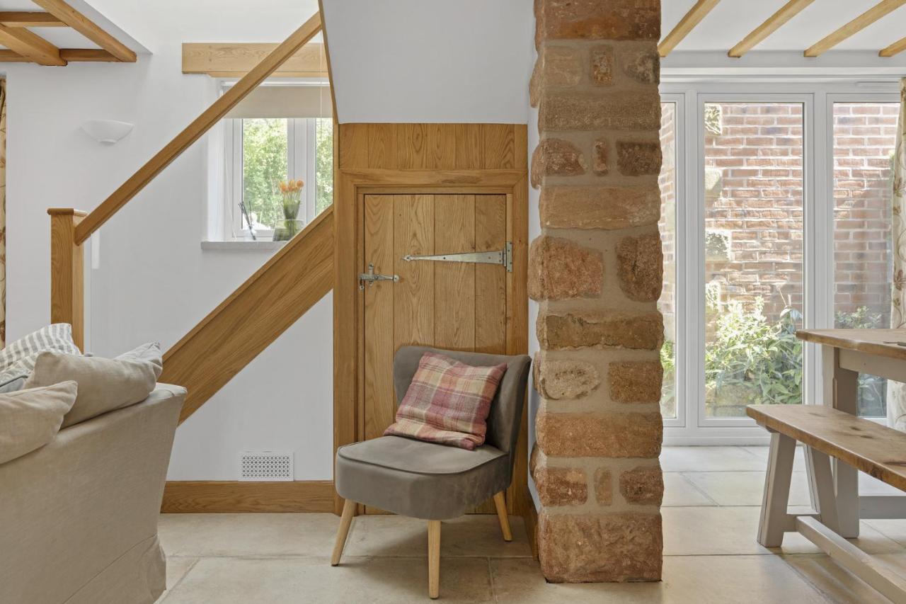 Luxurious Barn Conversion Oakamoor Экстерьер фото